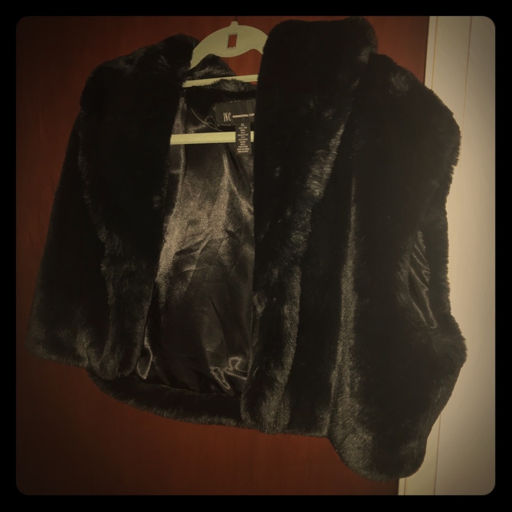 Vintage inspired EUC cropped faux fur vest/jacket
